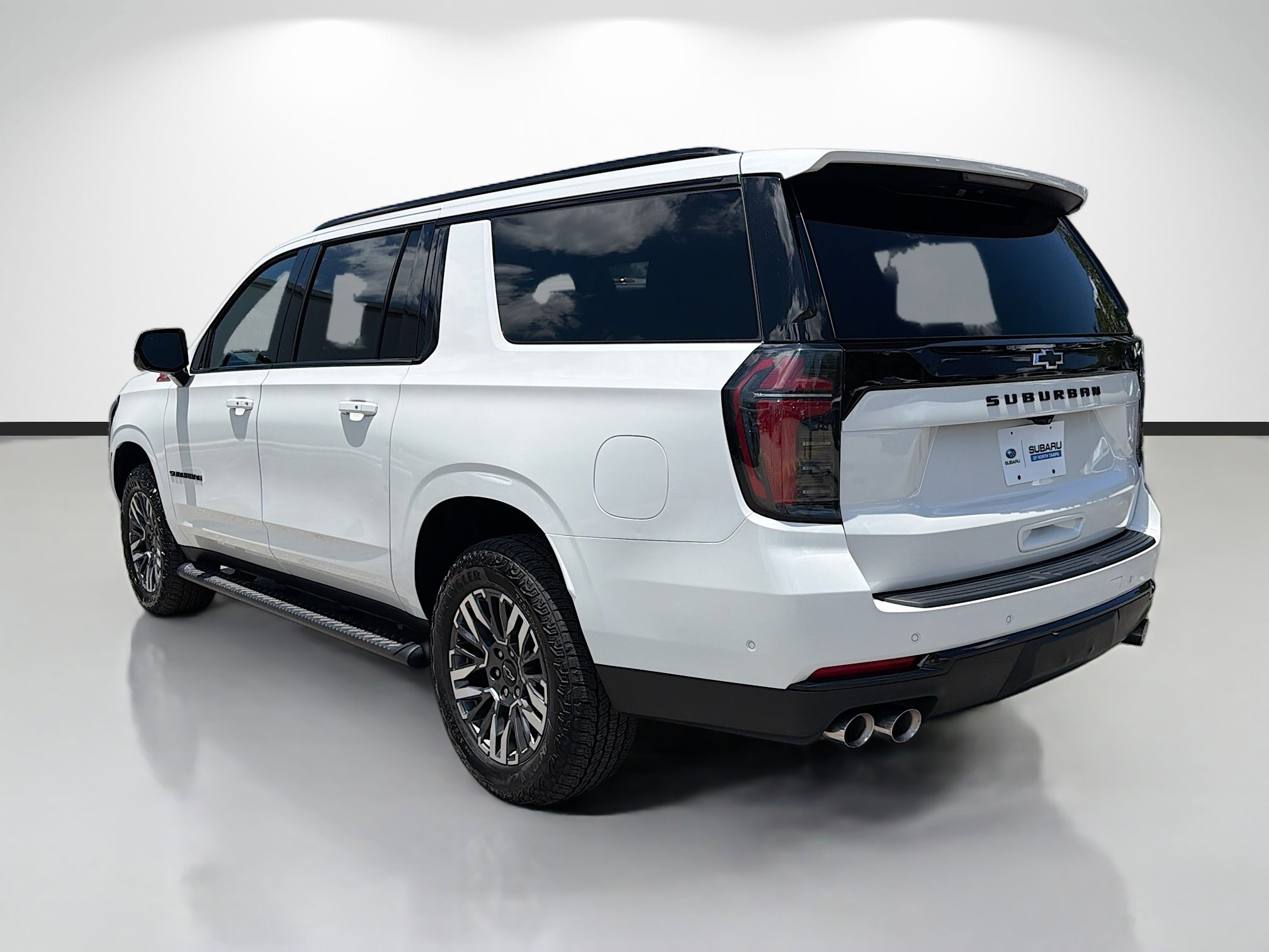 Used 2025 Chevrolet Suburban Z71 AWD/4WD image 5