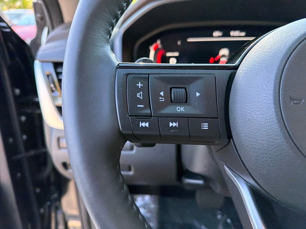 Used 2023 Nissan Rogue Platinum image 22