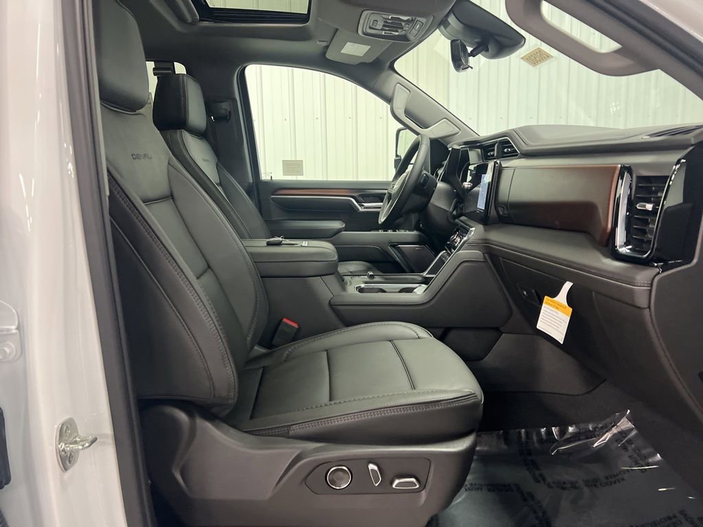 New 2026 GMC Sierra 3500 Denali w/ Denali Reserve Package image 9