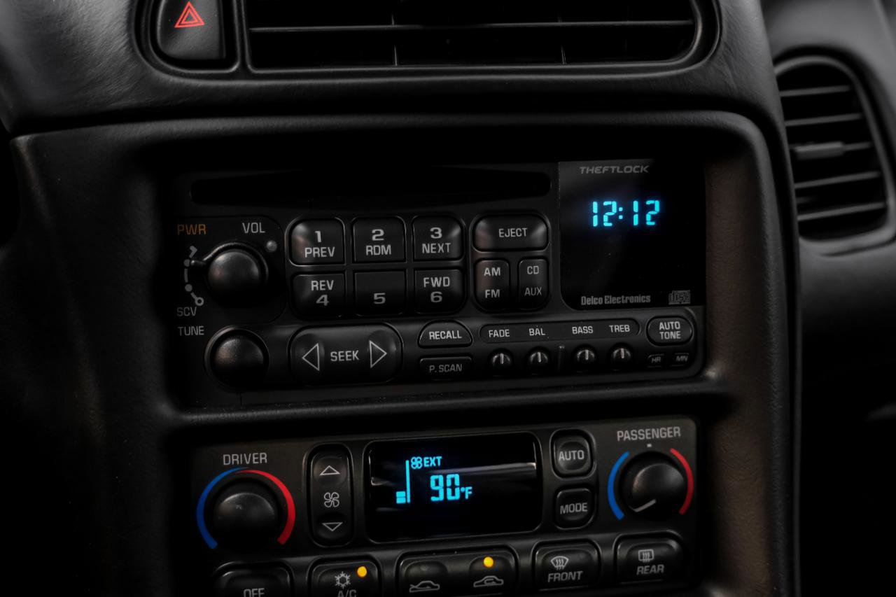 Used 2004 Chevrolet Corvette Z06 w/ Memory Package RWD image 19