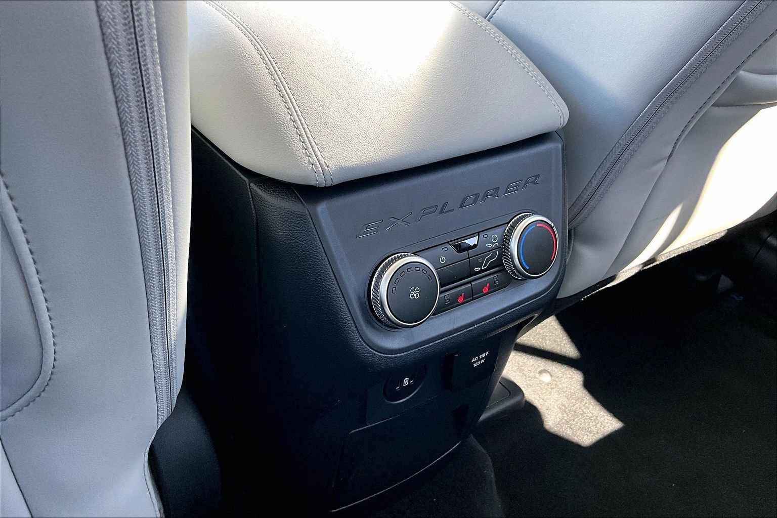 Used 2026 Ford Explorer Platinum w/ LUX Leather Package image 35