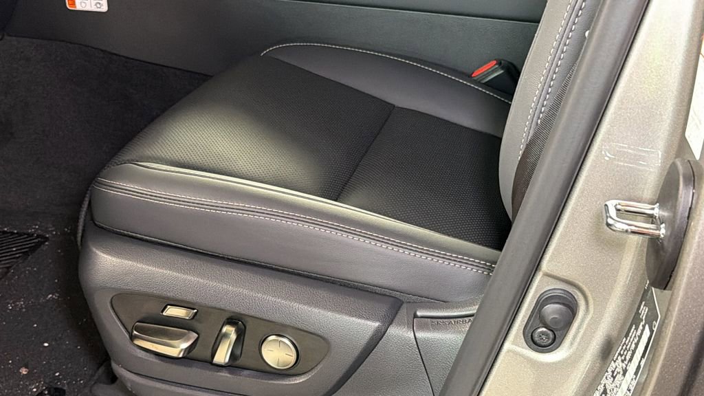 New 2026 Lexus LX 700h Luxury image 27