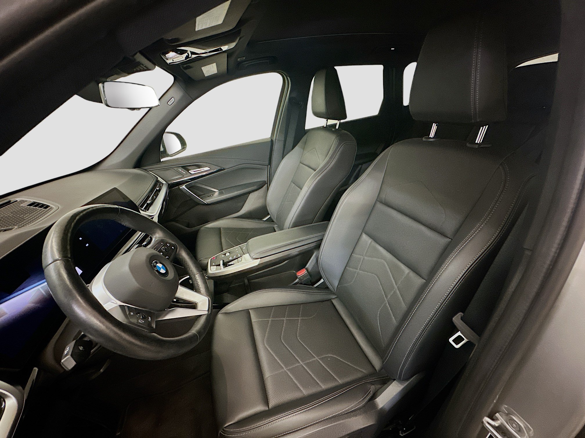 Used 2025 BMW X1 xDrive28i AWD/4WD image 13