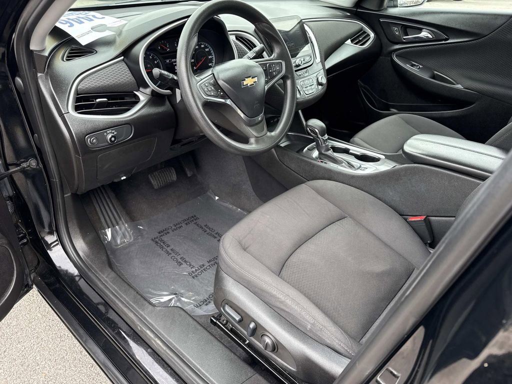 Used 2023 Chevrolet Malibu LT image 9