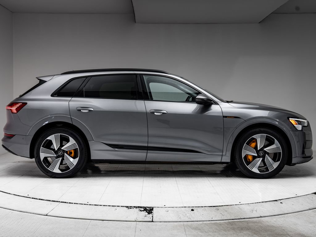 Used 2023 Audi e-tron Premium Plus w/ Premium Plus Package AWD/4WD image 33