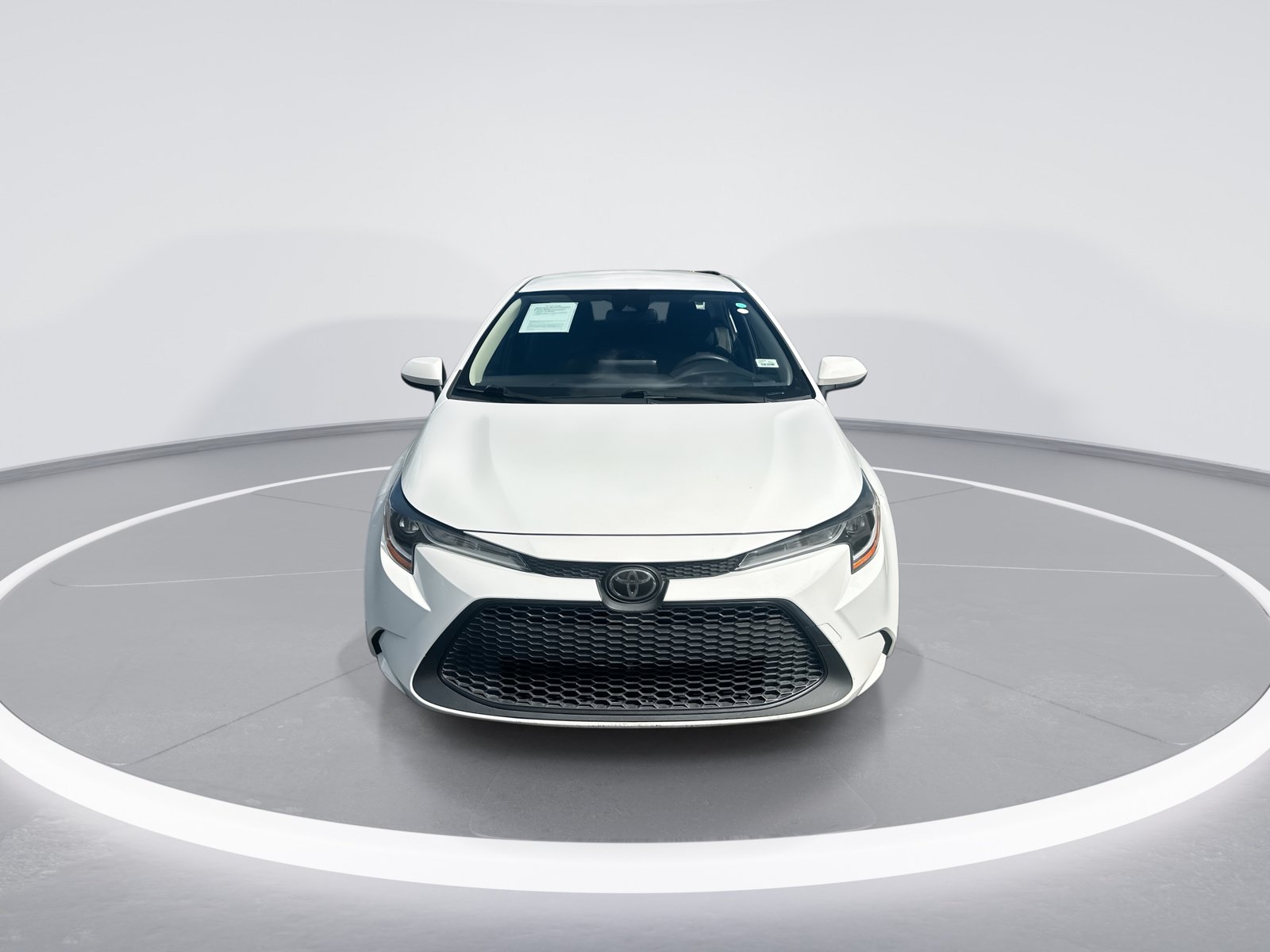 Used 2022 Toyota Corolla LE FWD image 3