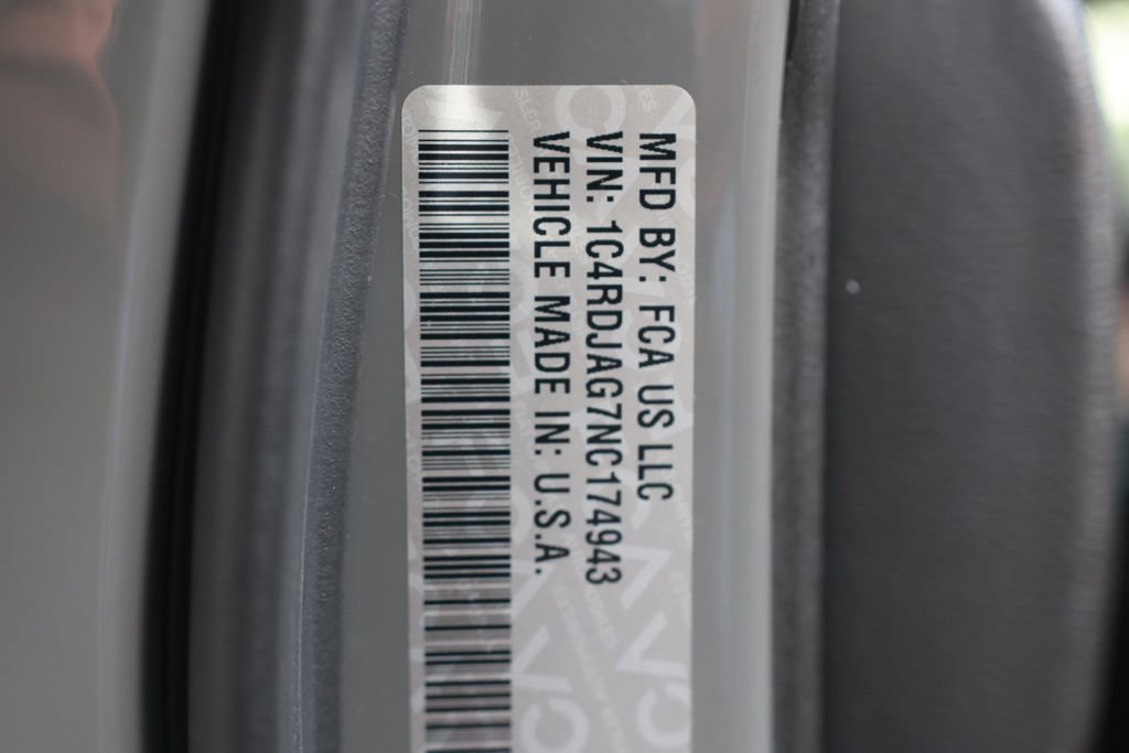 Used 2022 Dodge Durango SXT w/ Blacktop Package AWD/4WD image 32
