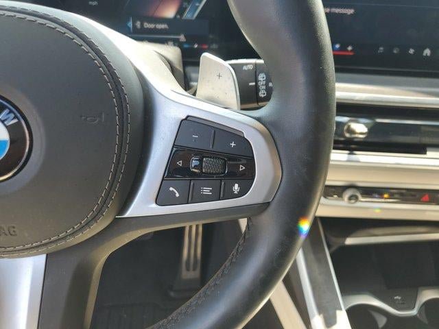 Used 2025 BMW X7 xDrive40i w/ M Sport Package AWD/4WD image 27