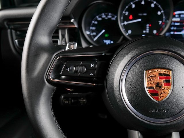 Certified 2026 Porsche Macan AWD/4WD image 22