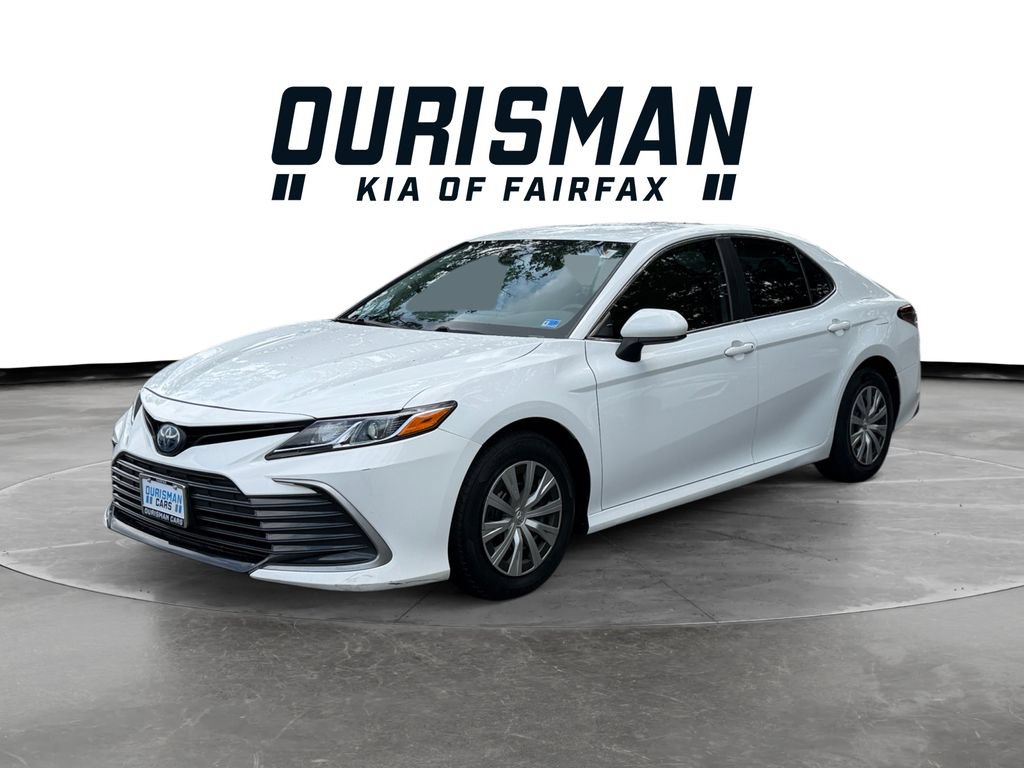 Used 2022 Toyota Camry LE FWD image 3
