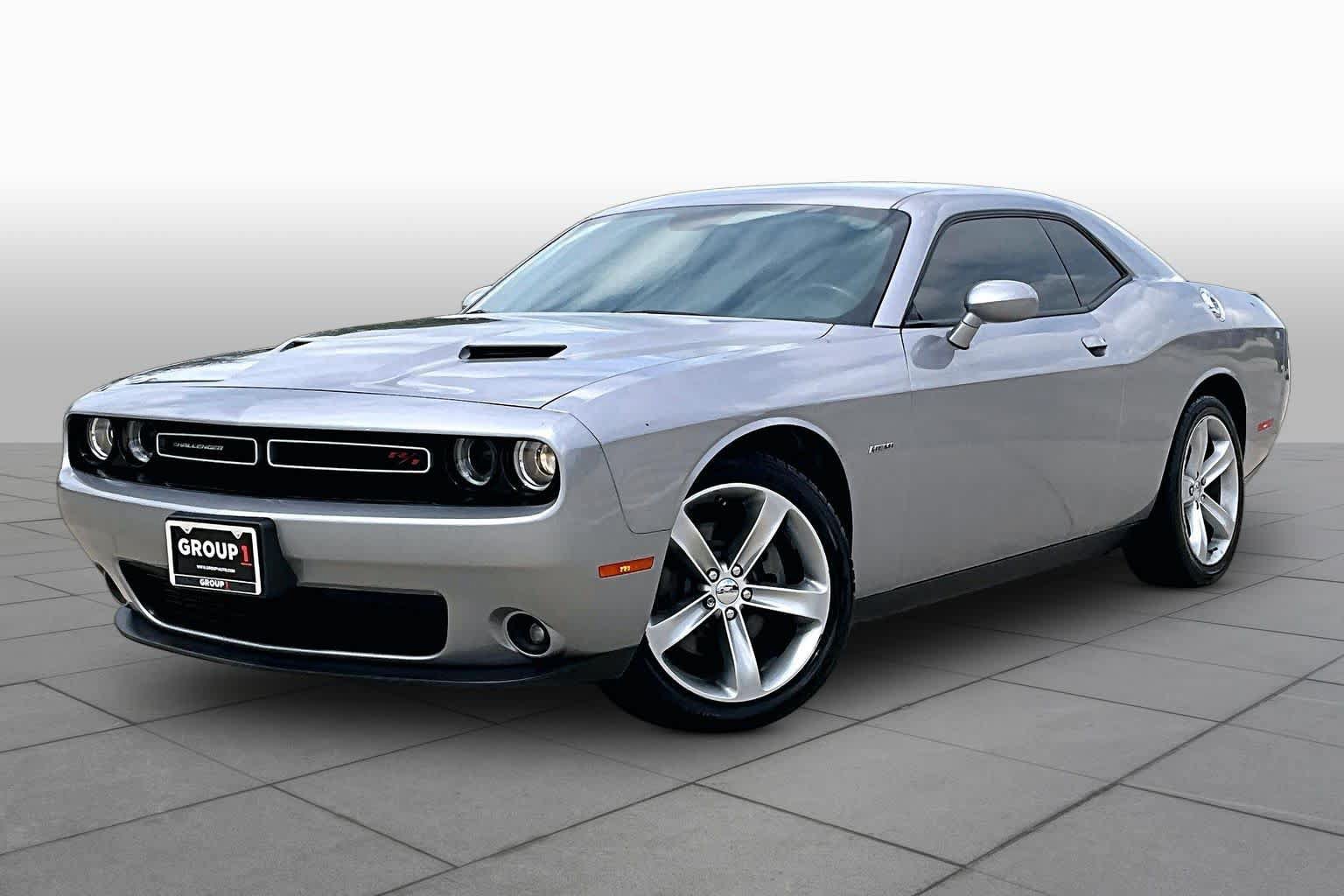 Used 2016 Dodge Challenger R/T RWD image 1