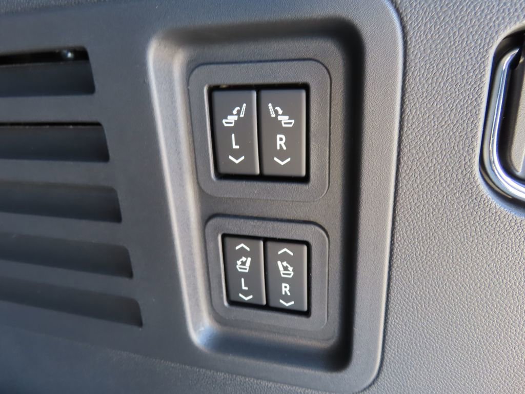 New 2026 Chevrolet Traverse RS image 21