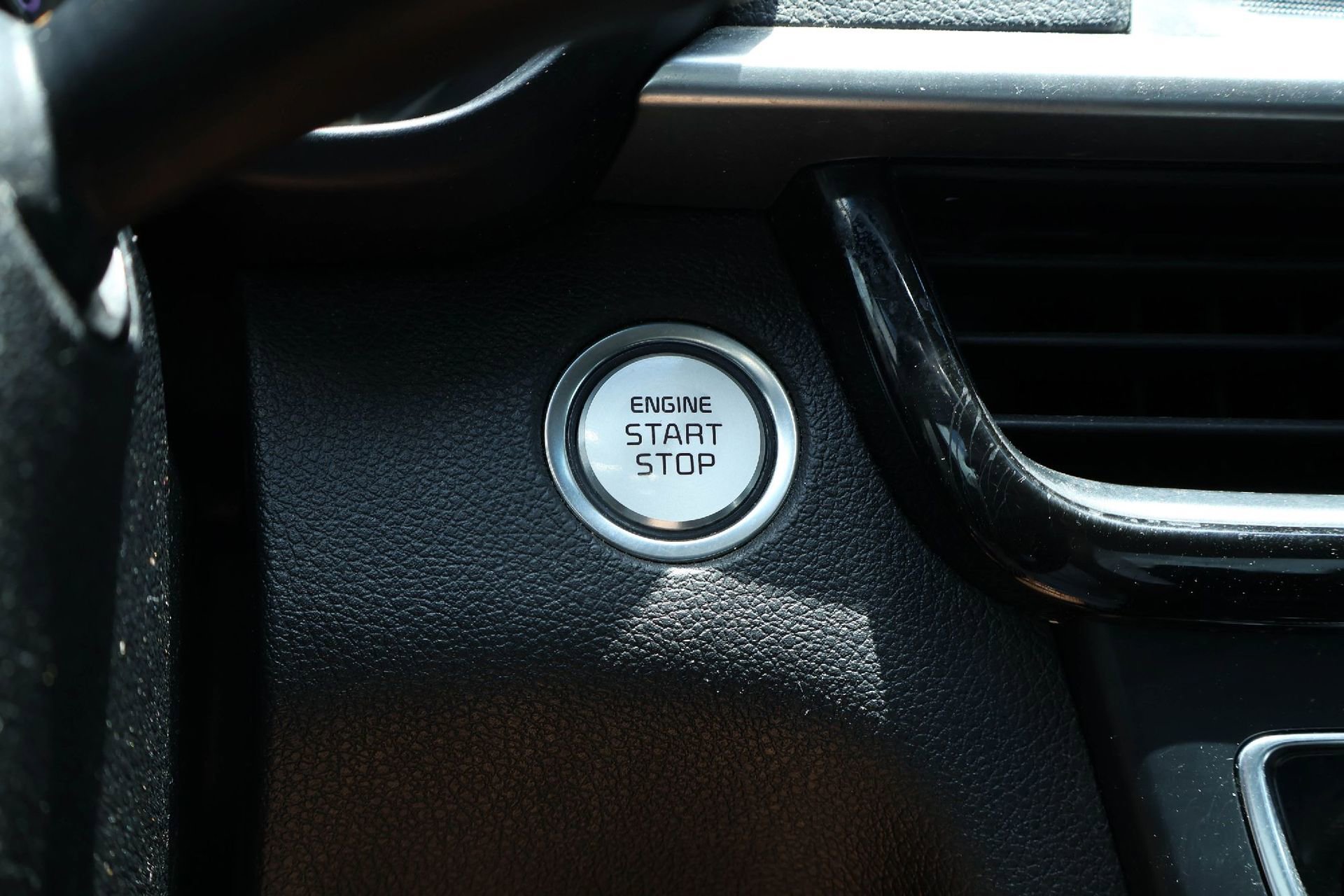 Used 2020 Kia Optima SE FWD image 26