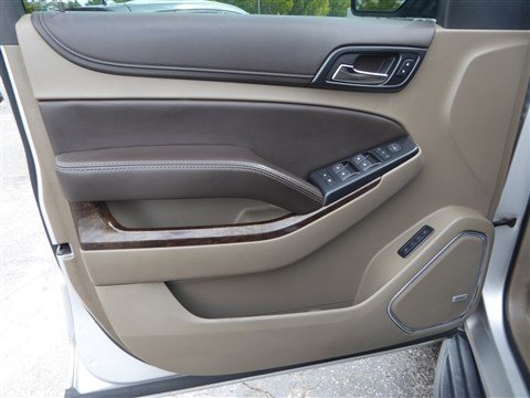 Used 2019 Chevrolet Suburban LT image 10