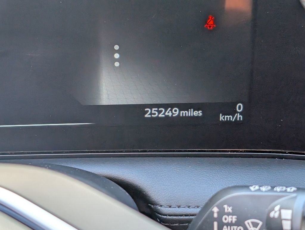 Used 2024 Nissan Ariya AWD image 25