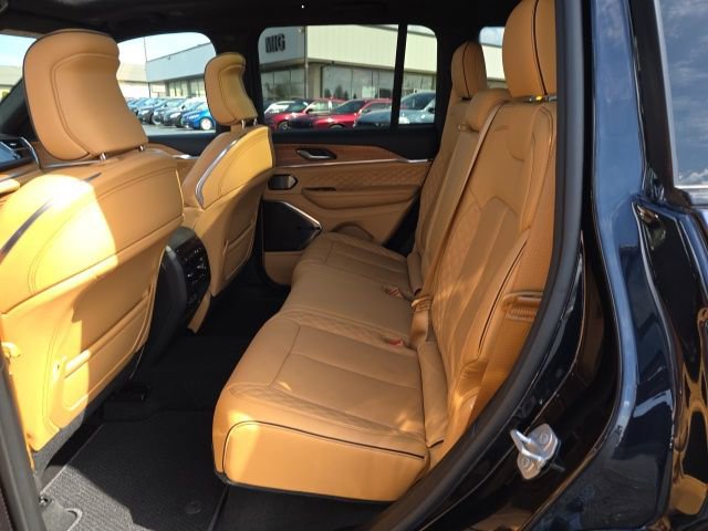 Used 2024 Jeep Grand Cherokee Summit image 38