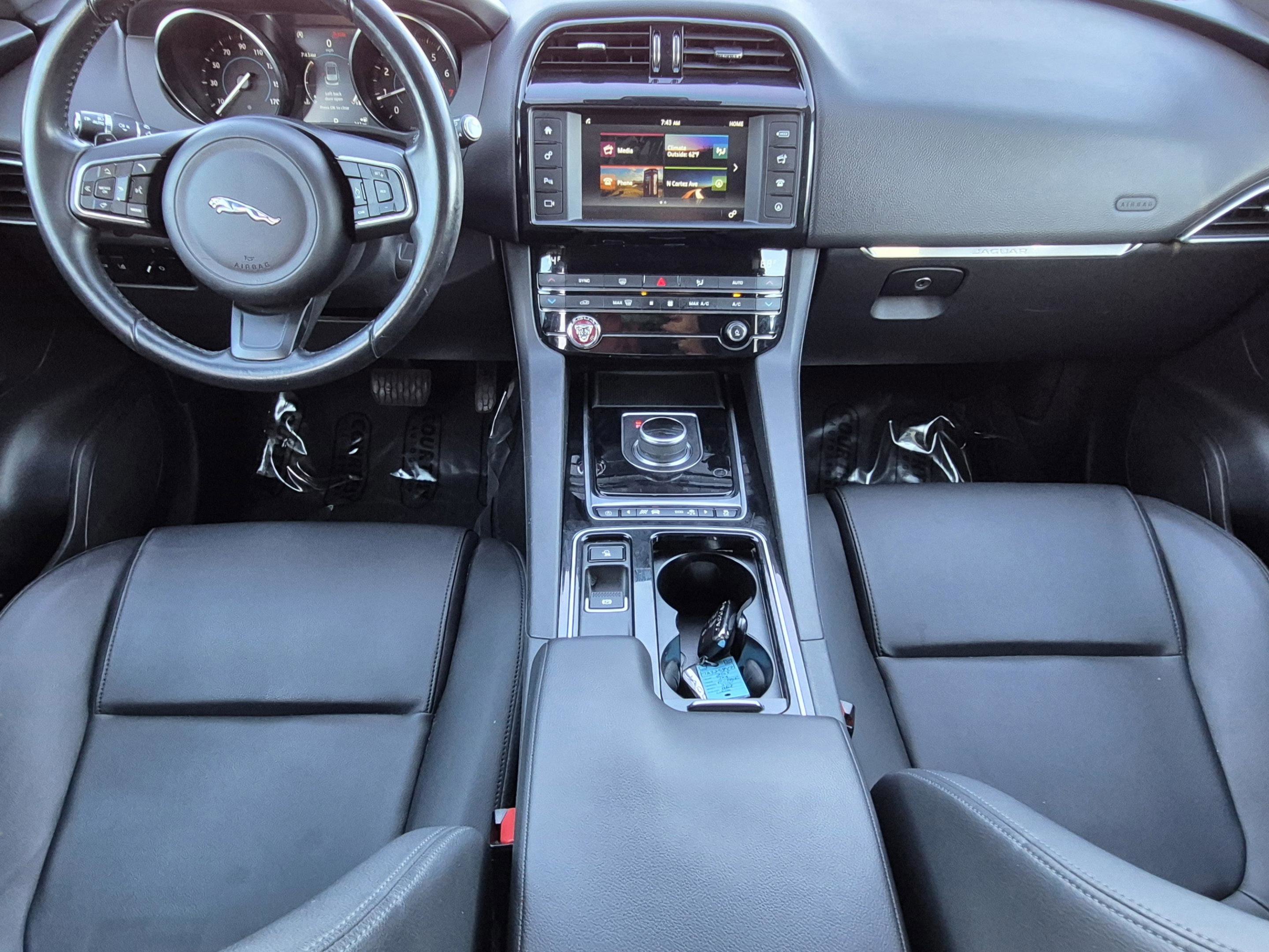 Used 2018 Jaguar F-PACE Premium AWD/4WD image 13