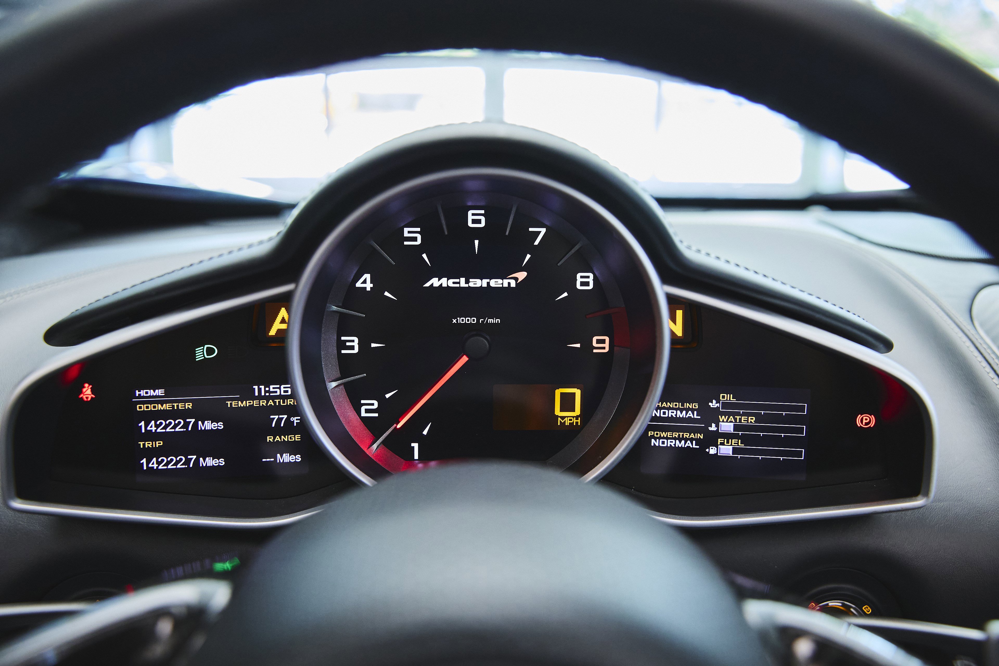 Used 2016 McLaren 650S Spider image 17