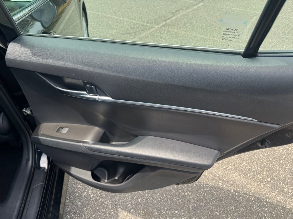 Used 2022 Toyota Camry LE FWD image 22