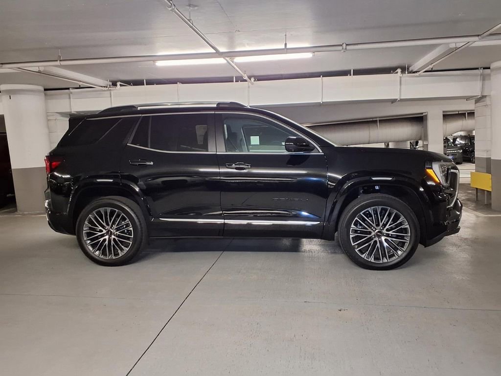 New 2026 GMC Terrain Denali w/ LPO, Black Badging Package AWD/4WD image 4