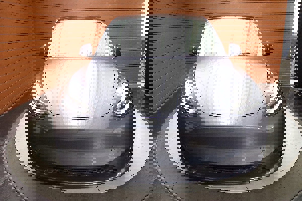 Used 2023 Tesla Model Y Long Range image 3