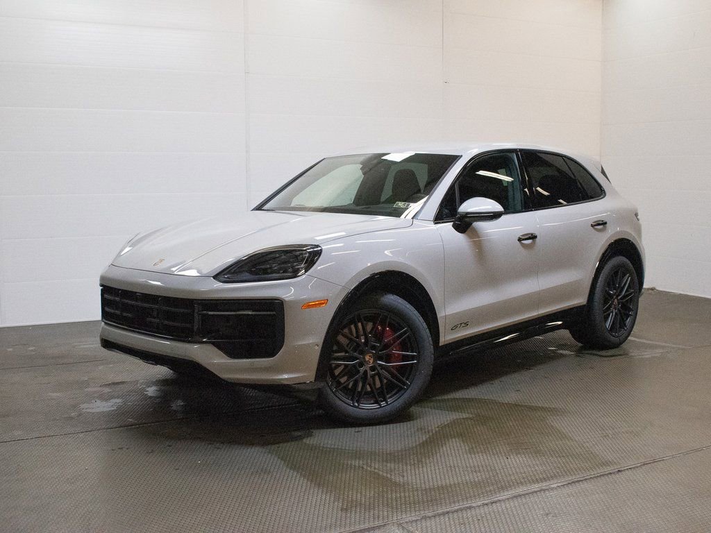 New 2026 Porsche Cayenne GTS image 1