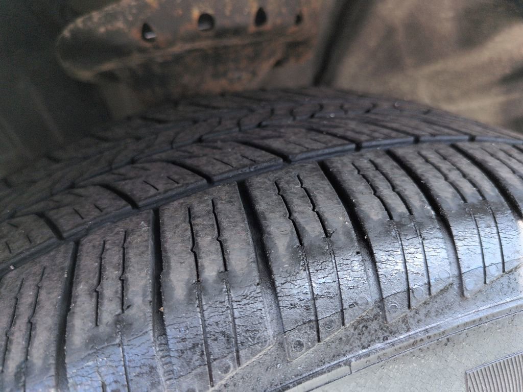 Used 2016 Subaru Legacy 2.5i Premium w/ Popular Package #1 AWD/4WD image 28