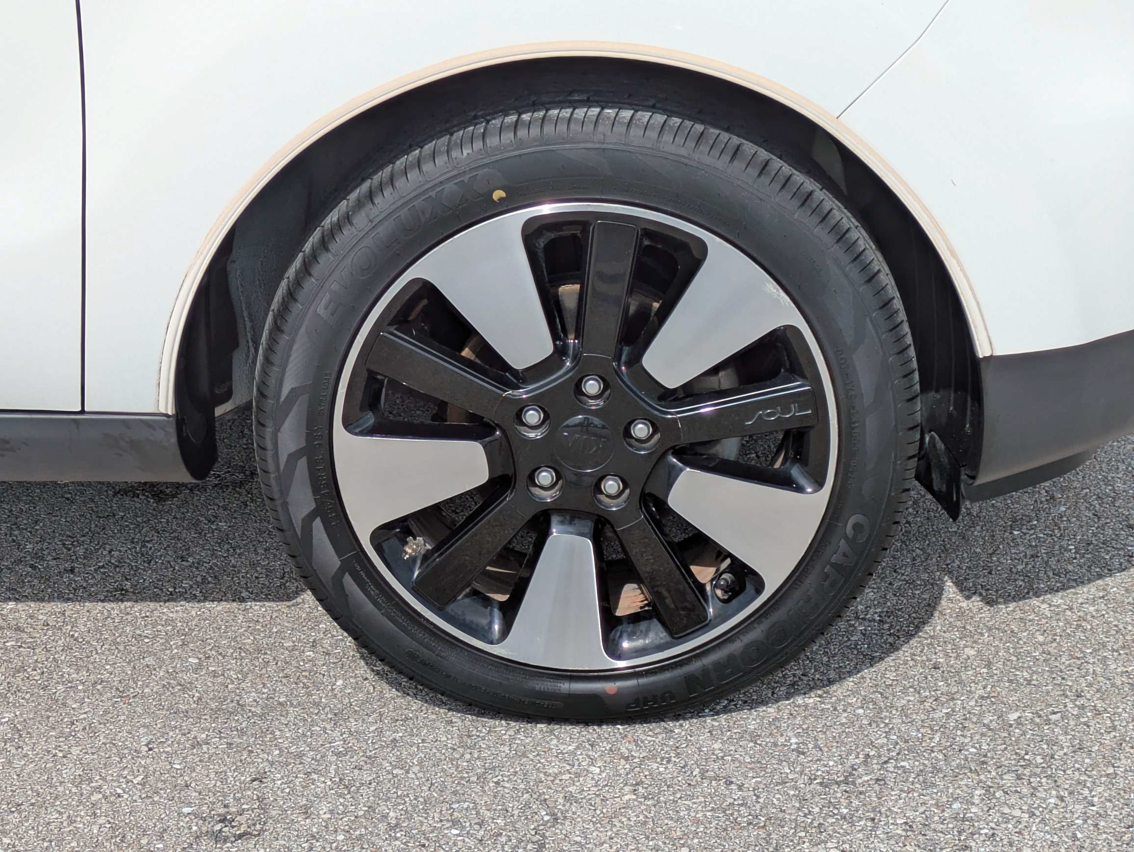 Used 2017 Kia Soul + w/ Designer's Package FWD image 12