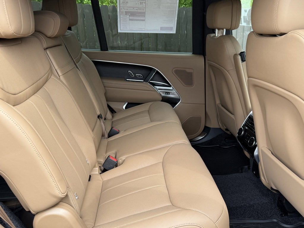 New 2025 Land Rover Range Rover Long Wheelbase SE image 34