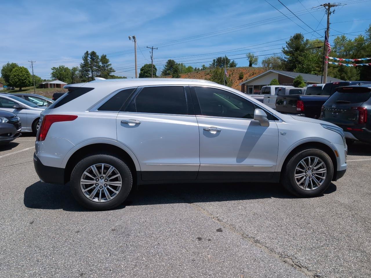 Used 2017 Cadillac XT5 Luxury AWD/4WD image 6