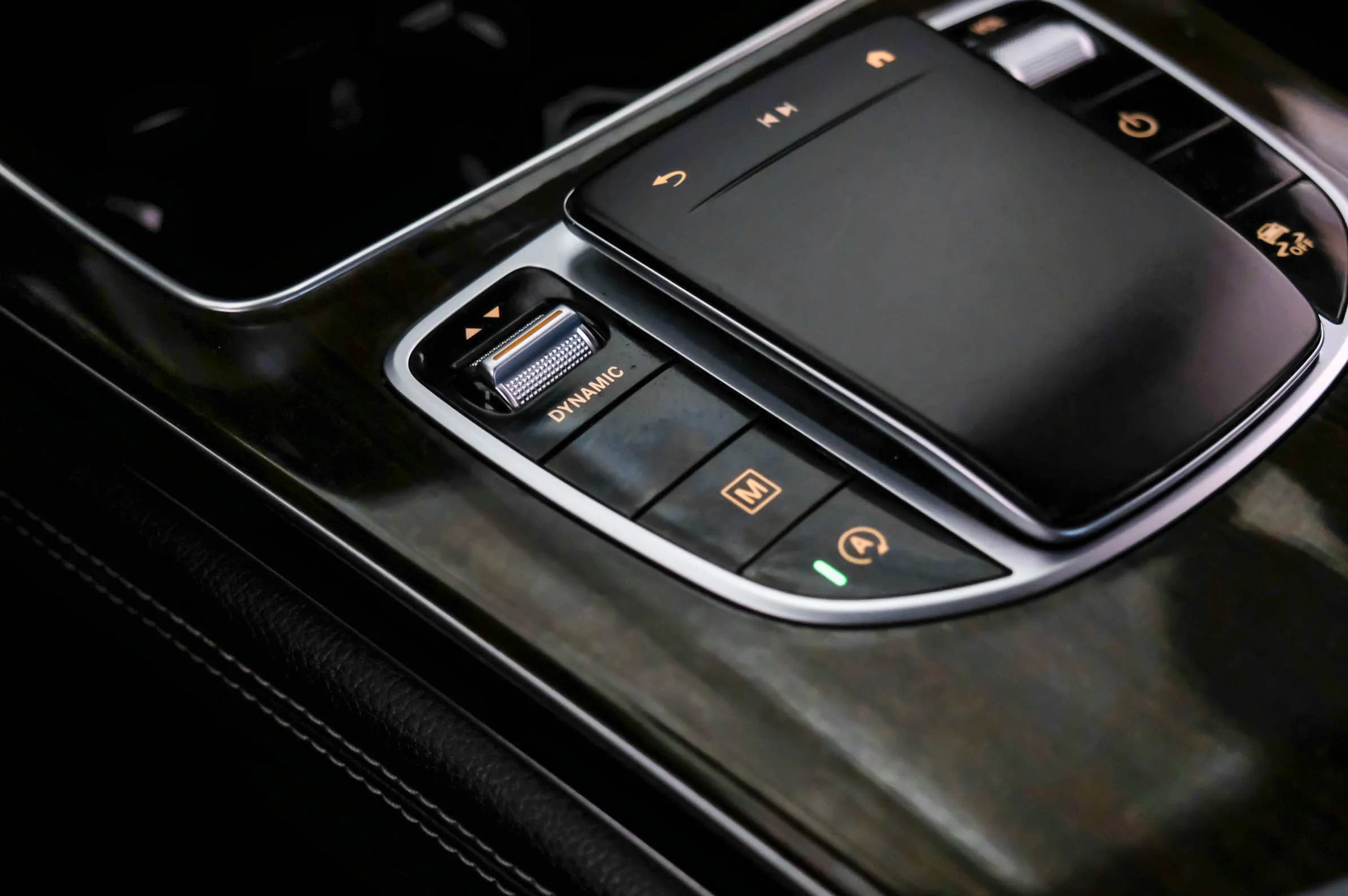 Used 2020 Mercedes-Benz GLC 300 4MATIC image 24
