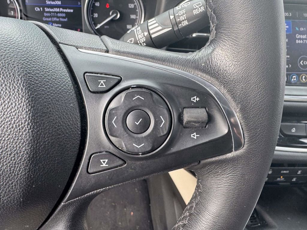 Used 2020 Buick Enclave Essence w/ LPO, Cargo Package image 21