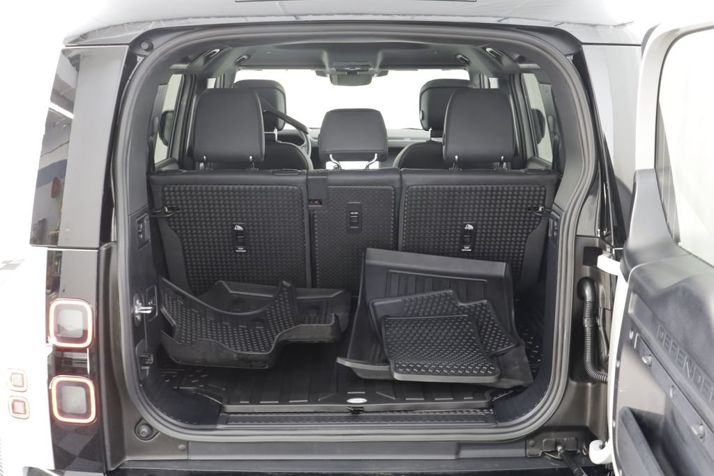 Certified 2026 Land Rover Defender 110 S AWD/4WD image 18