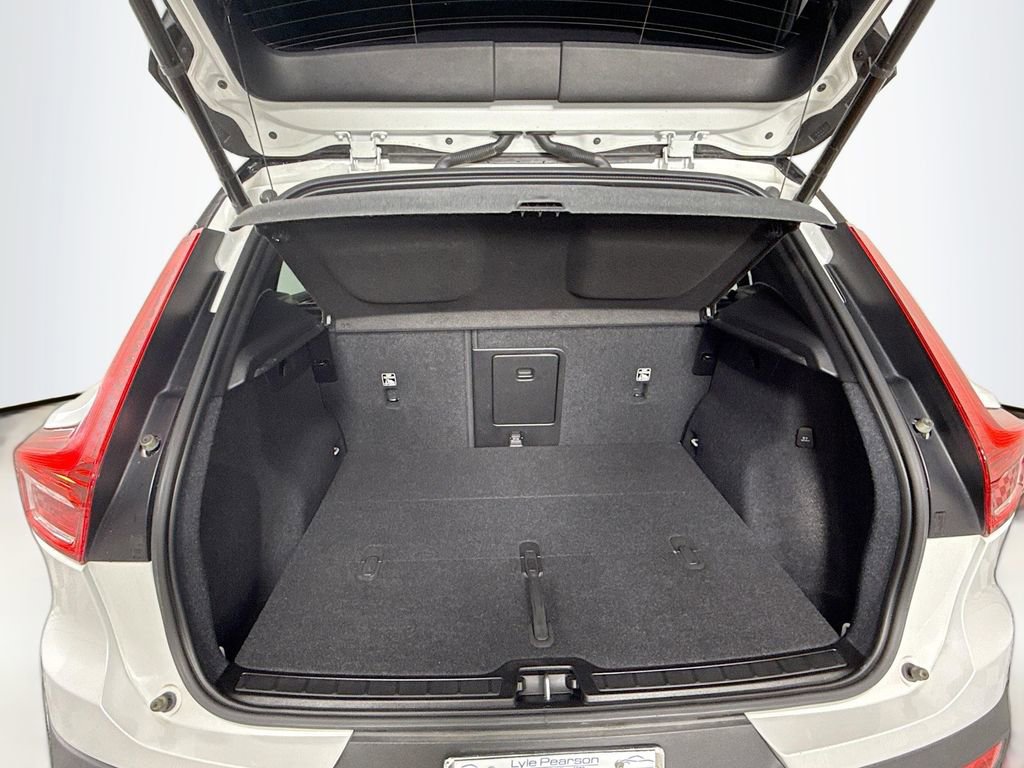 Used 2023 Volvo XC40 Recharge Plus AWD/4WD image 25