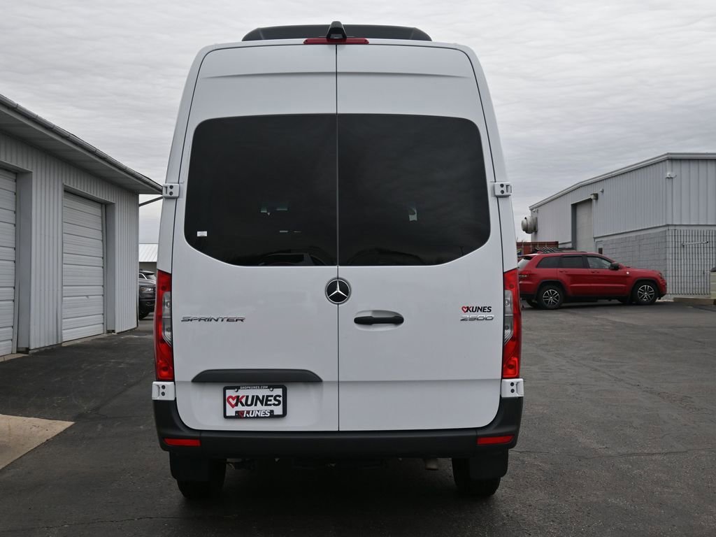 Used 2024 Mercedes-Benz Sprinter 2500 image 9