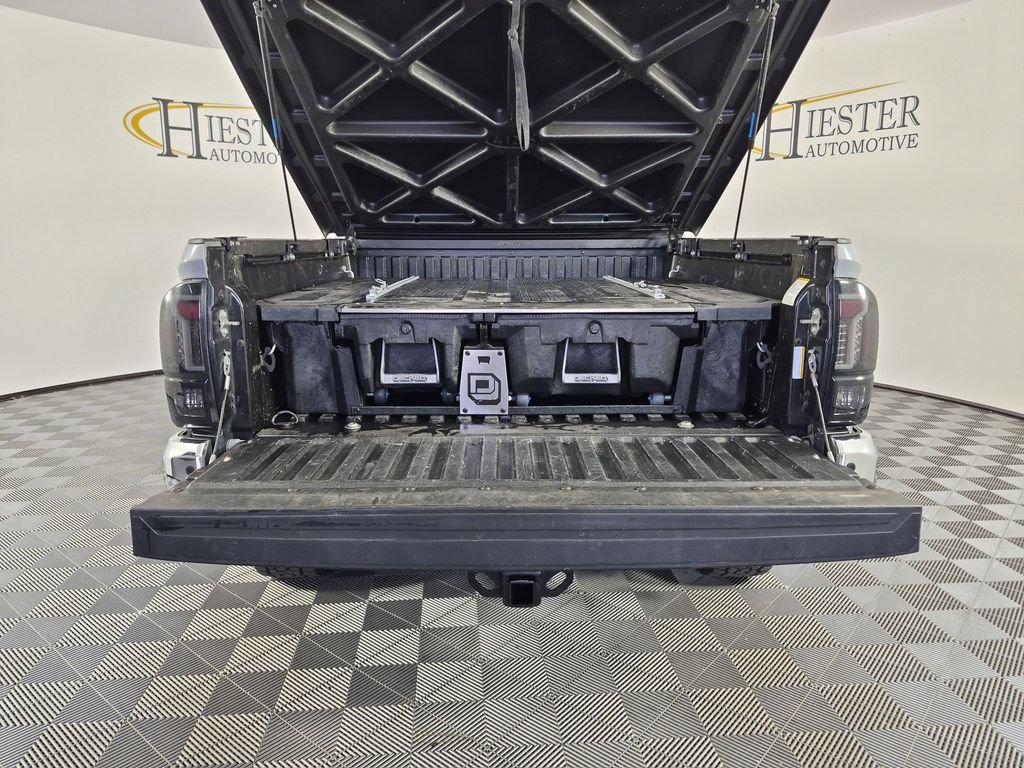 Used 2020 Toyota Tacoma SR5 AWD/4WD image 34