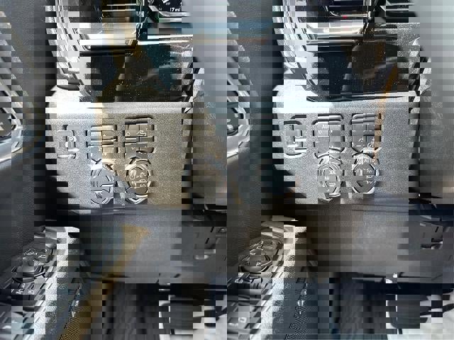 New 2025 GMC Sierra 2500 SLT w/ SLT Premium Package image 26