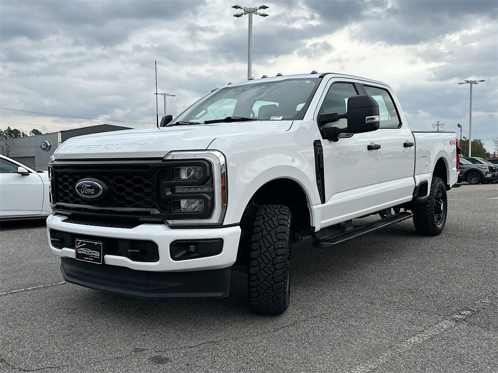 Used 2024 Ford F250 XL w/ STX Appearance Package image 2