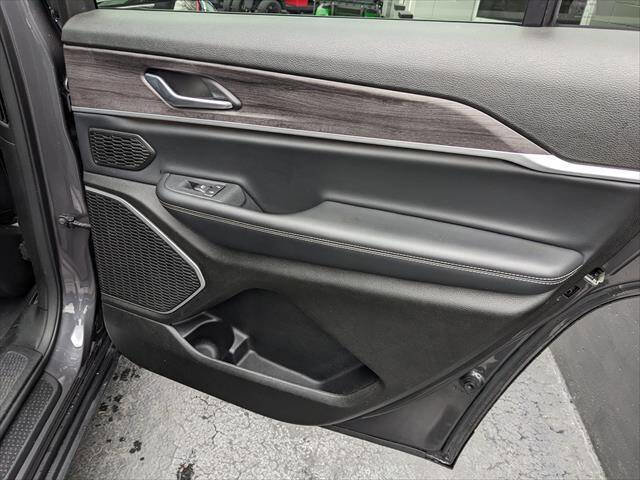 Used 2022 Jeep Grand Cherokee L Limited image 16