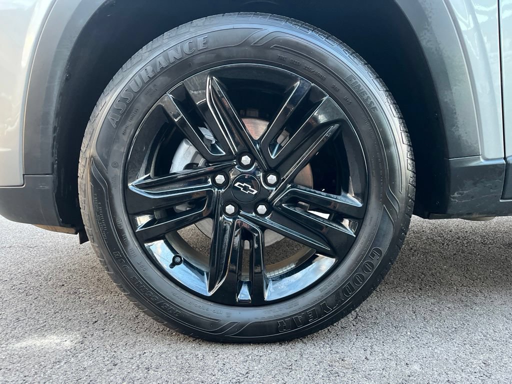Used 2025 Chevrolet Trax ACTIV FWD image 11