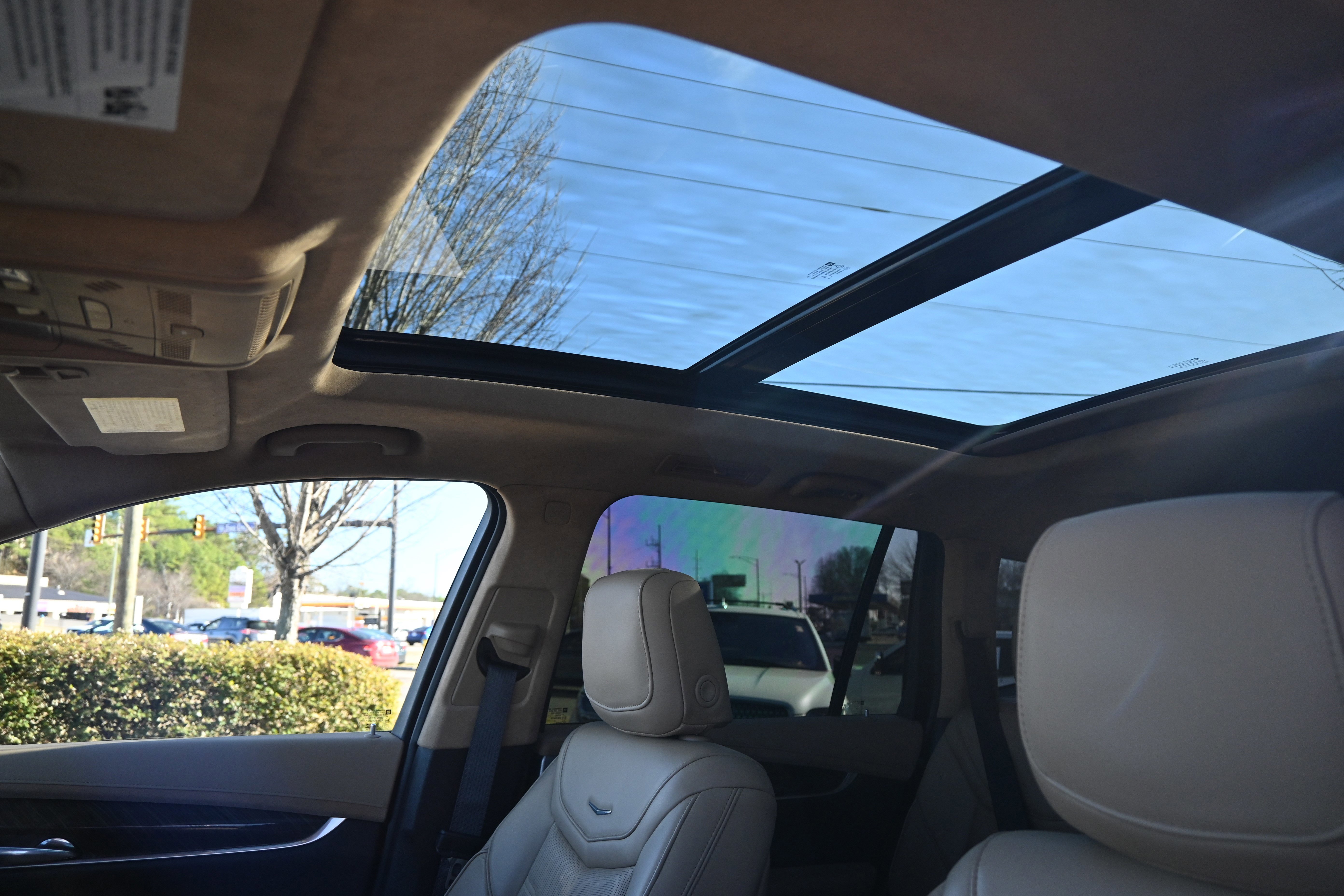 Used 2024 Cadillac XT6 Sport w/ LPO, Onyx Lite Package image 5