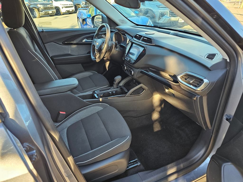 Used 2022 Chevrolet TrailBlazer LT w/ Convenience Package AWD/4WD image 12