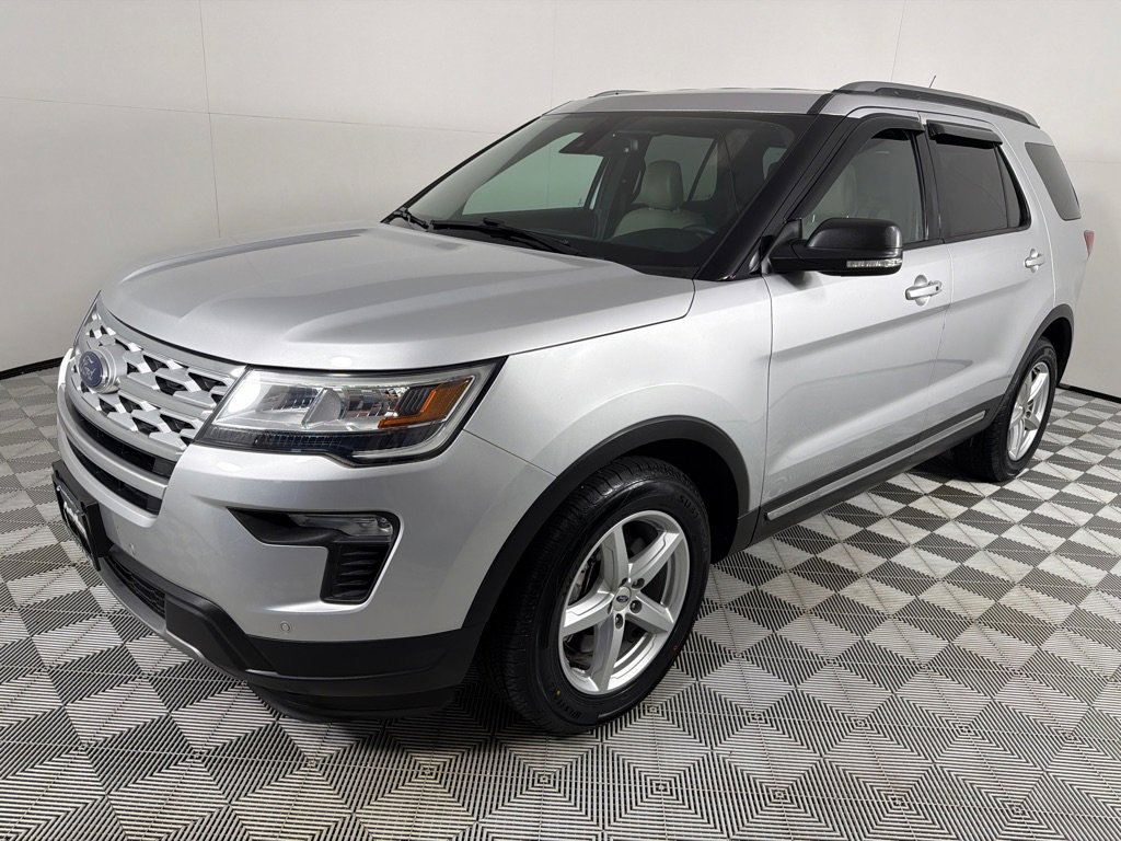 Used 2019 Ford Explorer XLT w/ Equipment Group 202A FWD image 9