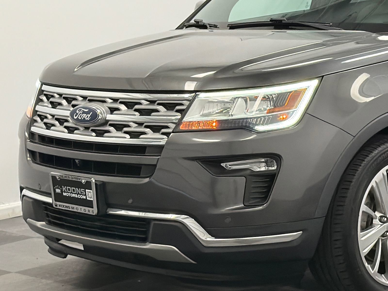 Used 2019 Ford Explorer Limited w/ Class III Trailer Tow Package FWD image 2