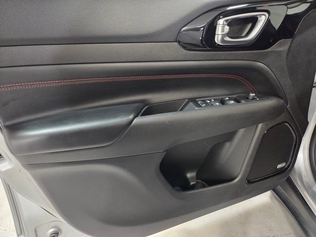 Certified 2022 Jeep Compass Trailhawk w/ Sun and Sound Group image 15