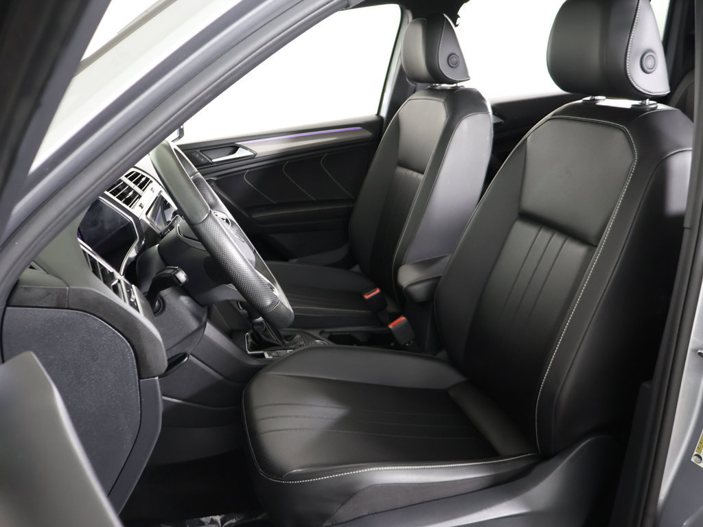 Used 2024 Volkswagen Tiguan SE R-Line AWD/4WD image 33