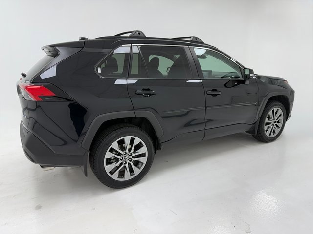 Used 2022 Toyota RAV4 XLE Premium image 41