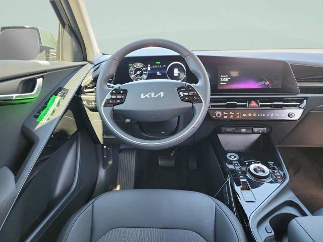 Used 2025 Kia Niro Wind w/ Wind Preserve Package FWD image 7