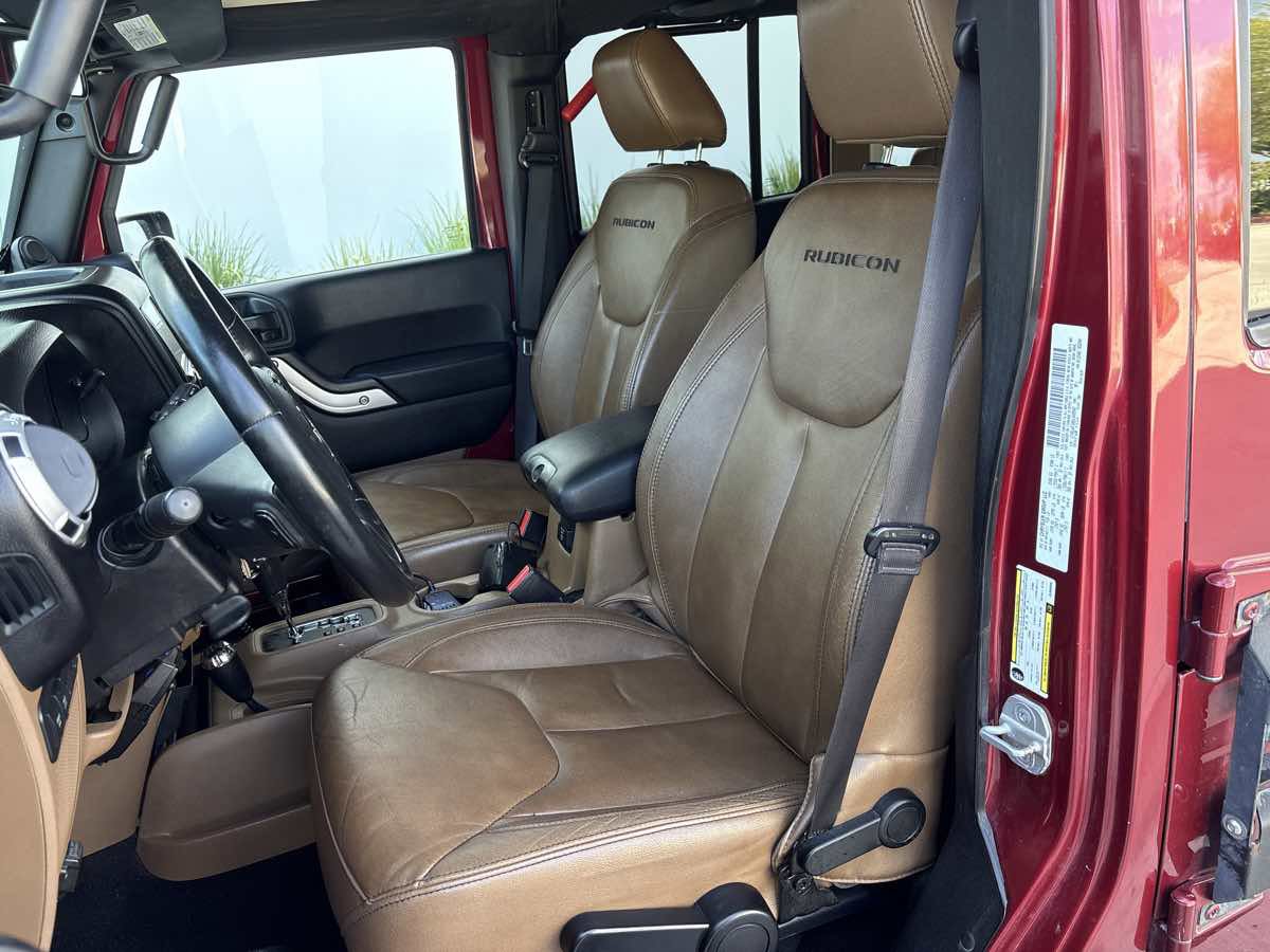Used 2013 Jeep Wrangler Unlimited Rubicon w/ Connectivity Group AWD/4WD image 21