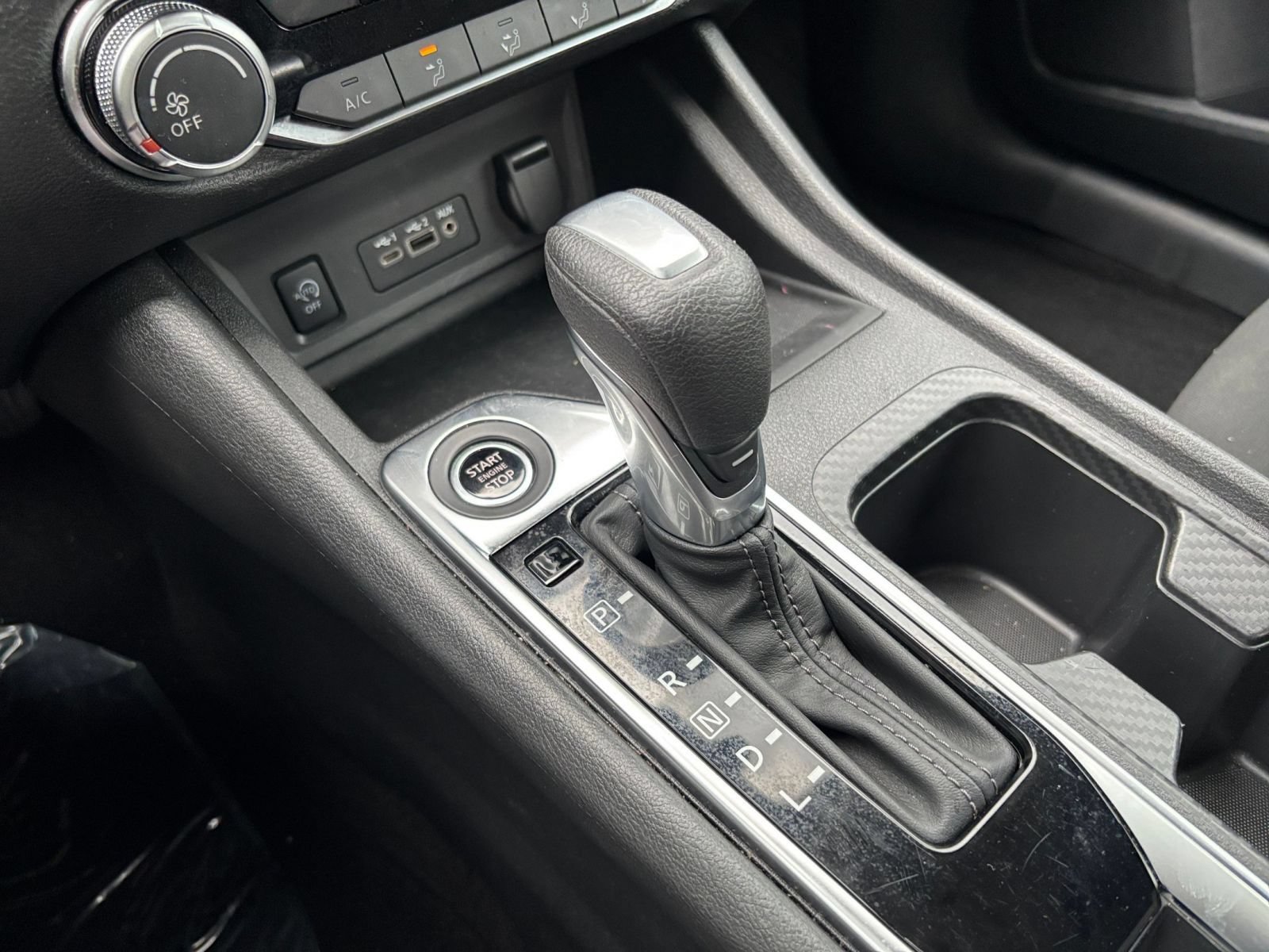 Used 2025 Nissan Sentra SV FWD image 36